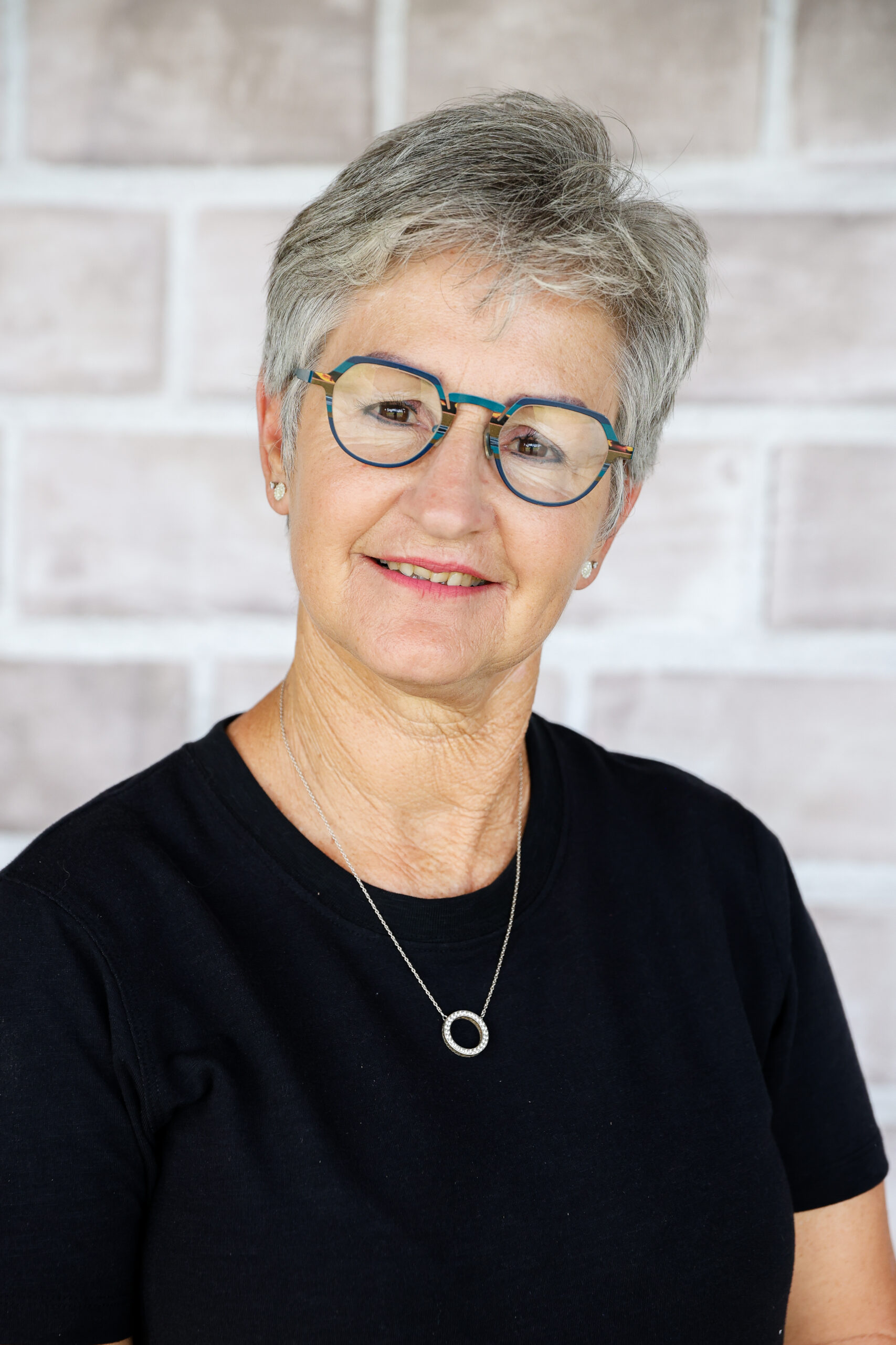 Me. Tracey Ehlers